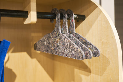 「服から生まれたハンガー」  ─BRING高輪店の店づくり─