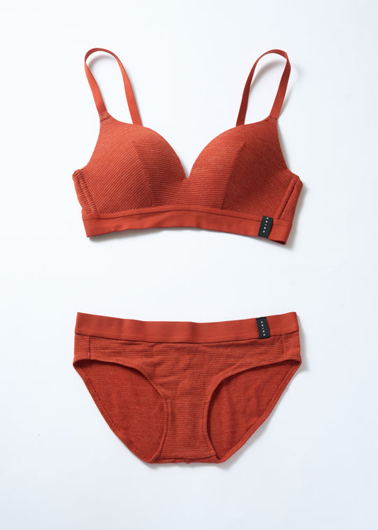 Apricot *パンツは別売りになります。