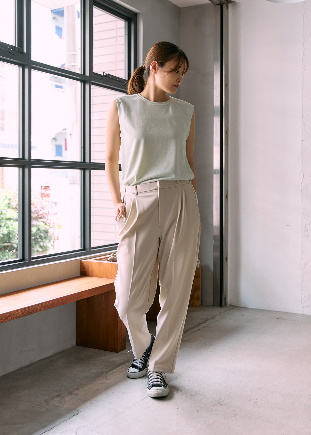BRING ドライコットン 2タック ワイドストレートパンツ ベージュ 新品 BRING ドライコットン 2タック ワイドストレートパンツ ベージュ