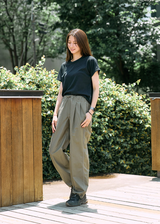 Khaki / ｍodel:163cm 着用サイズ:M *ウエスト部分のドローコードに仕様変更がございます。着用の写真ではなく、物撮りの写真が正しい仕様ですのでご注意ください。