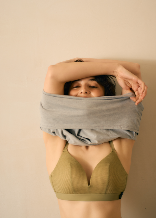 model:Bust 80cm 着用サイズ:CD/65-70