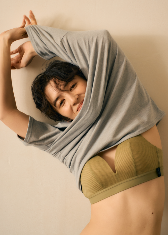 model:Bust 80cm 着用サイズ:CD/65-70